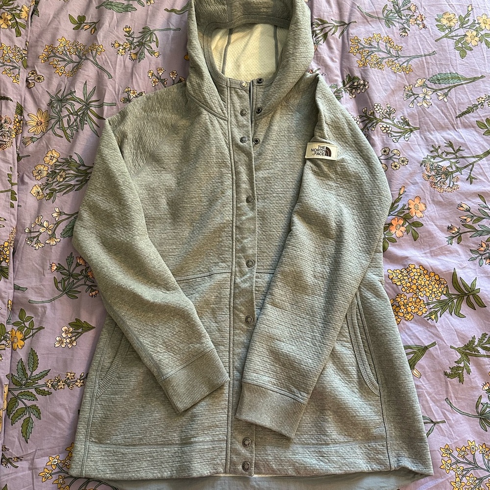 The North Face Grey Long Jacket longer length sooo good with leggings